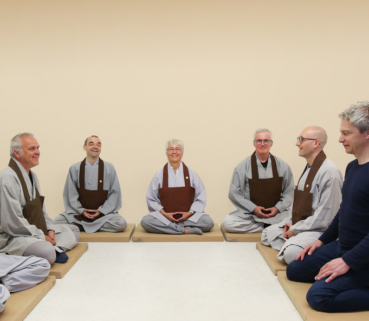 Meditation im Zen Zentrum Wien / Zen Practice at the Vienna Zen Center