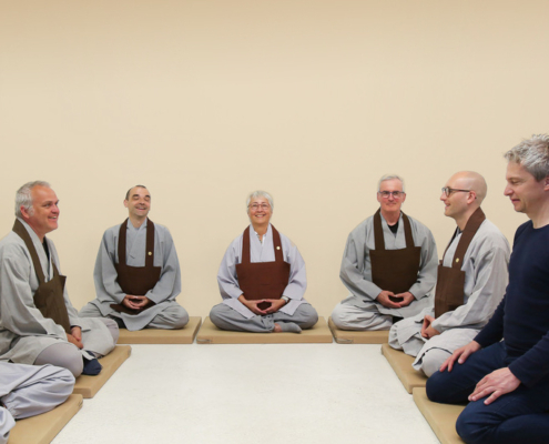 Meditation im Zen Zentrum Wien / Zen-Practice at the Vienna Zen Center